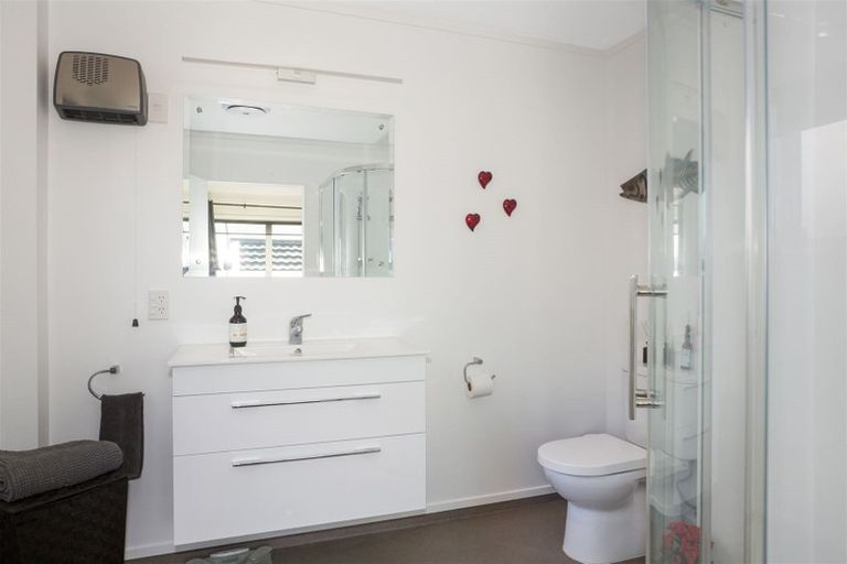 Photo of property in 19 Mercury Way, Whitby, Porirua, 5024