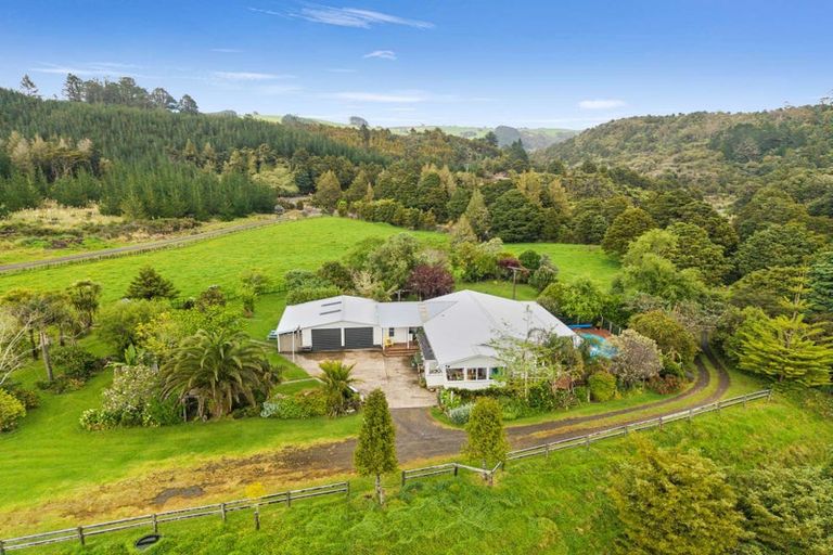 Photo of property in 124 Opouteke Road, Kaihu, 0379