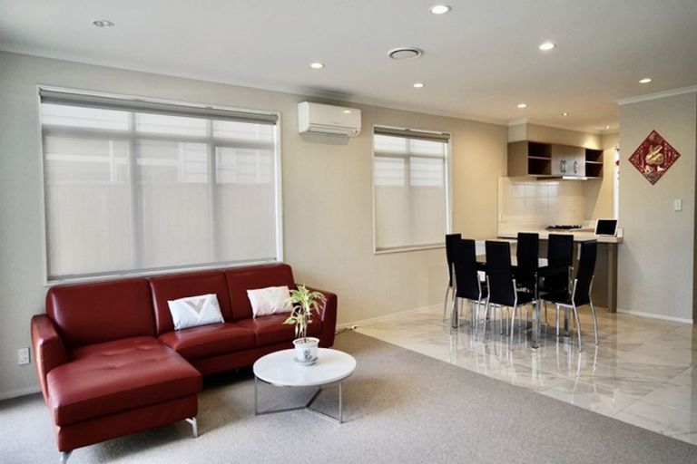 Photo of property in 100 Flat Bush School Road, Flat Bush, Auckland, 2019