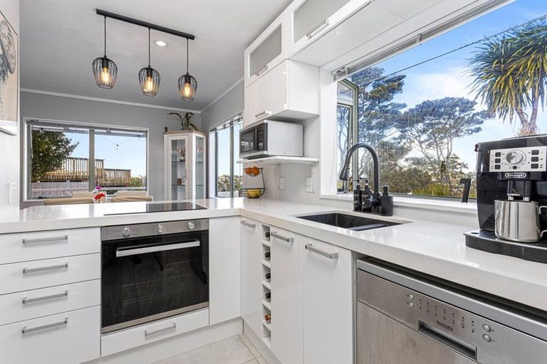 Photo of property in 3/102a Manuka Road, Bayview, Auckland, 0629