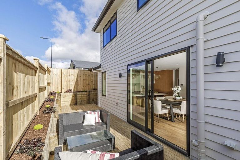 Photo of property in 2 Kanono Way, Helensville, 0800