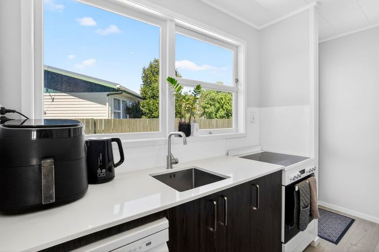Photo of property in 1/55b Springs Road, Parakai, 0830