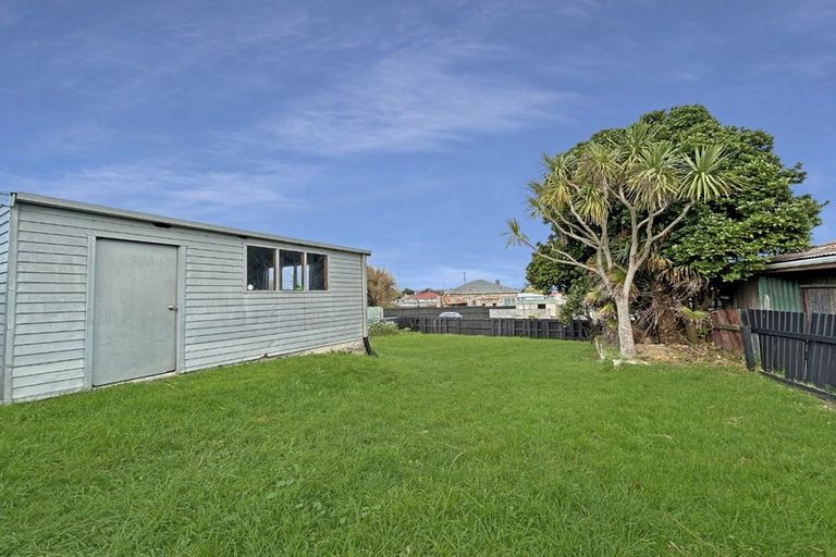 Photo of property in 27 Cross Street, Castlecliff, Whanganui, 4501