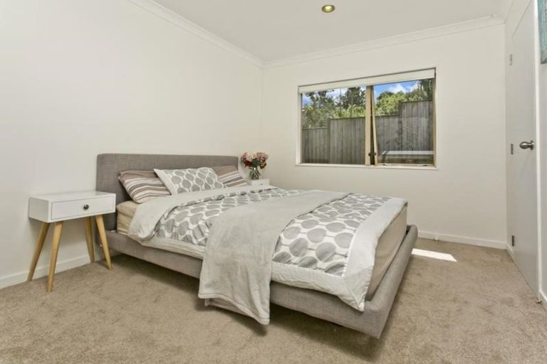 Photo of property in 55 Helleur Road, Massey, Auckland, 0614