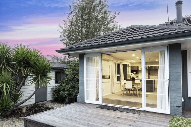 Photo of property in 11 Colina Street, Avonhead, Christchurch, 8042