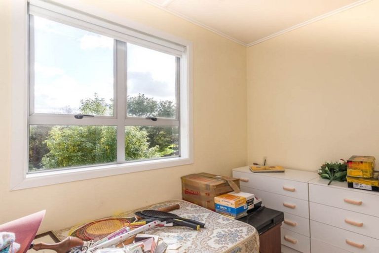 Photo of property in 1 Earl Road, Titirangi, Auckland, 0604