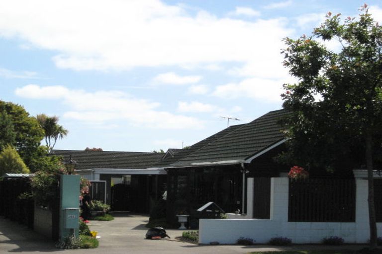 Photo of property in 368 Yaldhurst Road, Russley, Christchurch, 8042