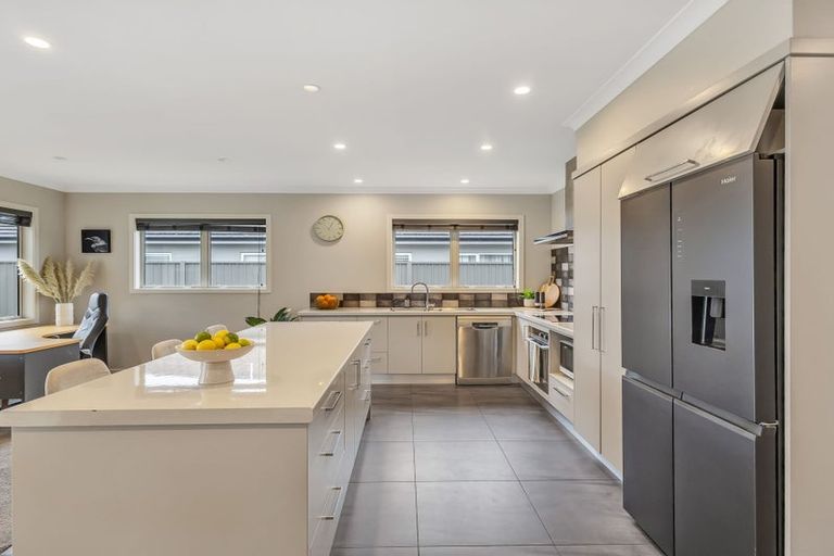 Photo of property in 22 Kaituna Place, Te Awa, Napier, 4110