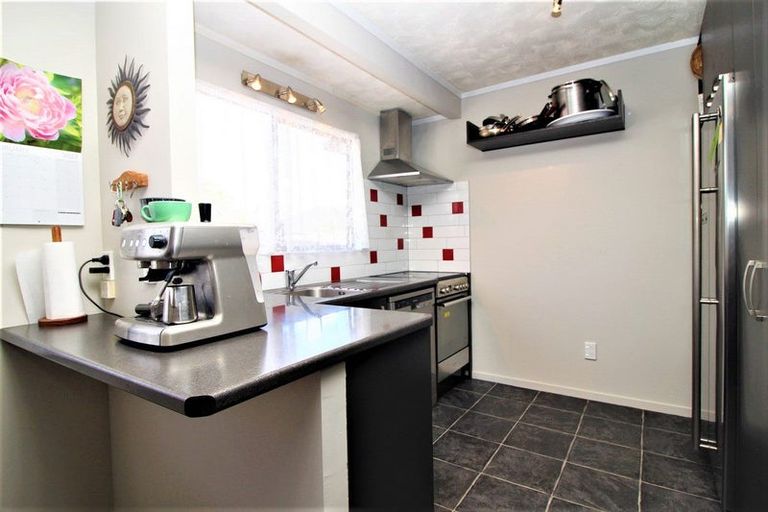 Photo of property in 17 Garelja Road, Henderson, Auckland, 0612