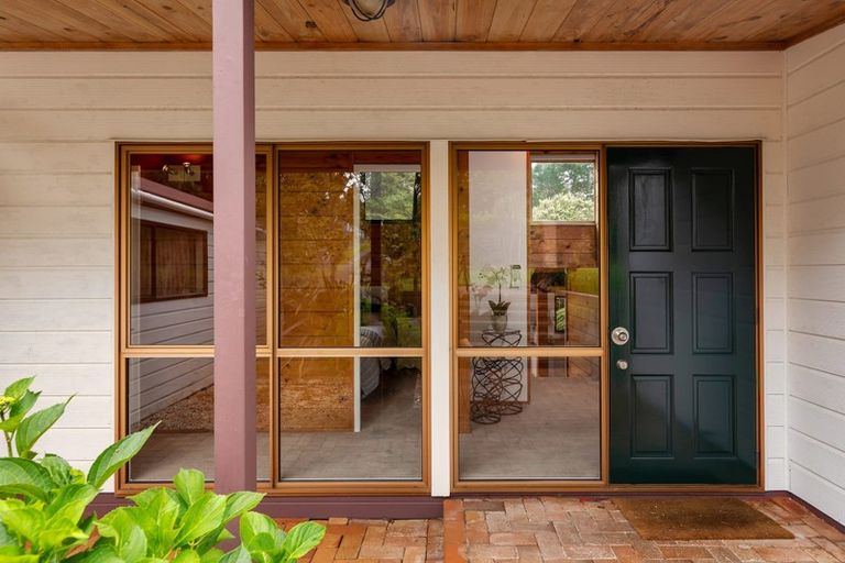 Photo of property in 18 Kawaka Street, Titirangi, Auckland, 0604