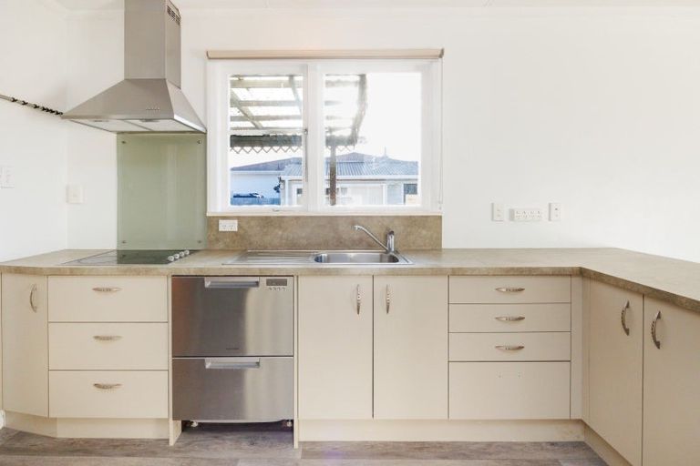 Photo of property in 26 Stephens Crescent, Highbury, Palmerston North, 4412