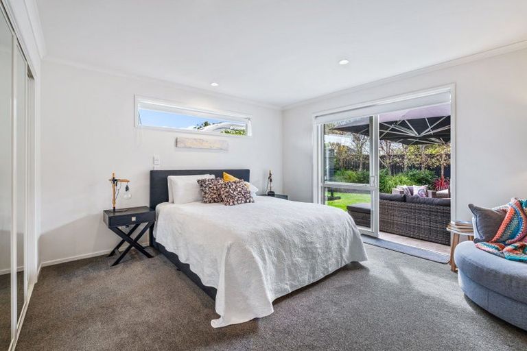 Photo of property in 25 Waitemata Drive, One Tree Point, 0118