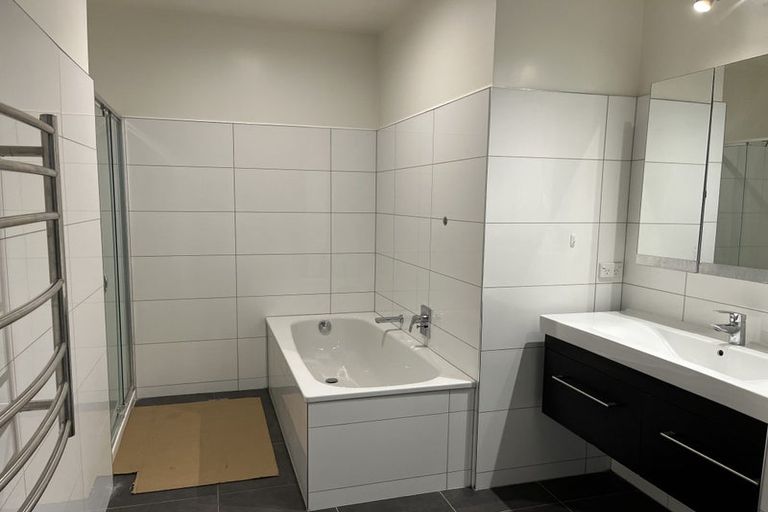 Photo of property in 25u4 Home Street, Mount Victoria, Wellington, 6011