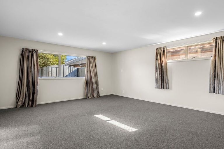 Photo of property in 21 Munro Street, Redwood, Christchurch, 8051