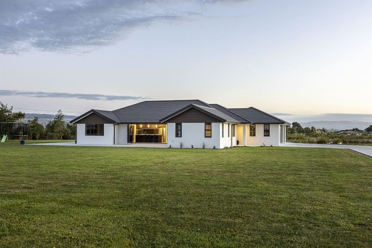 Photo of property in 7 Hartwell Drive, Kelvin Grove, Palmerston North, 4470