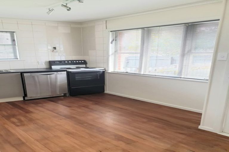Photo of property in 8f1-c Exchange Street, Ebdentown, Upper Hutt, 5018