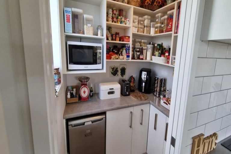 Photo of property in 9 Waipuna Grove, Levin, 5571