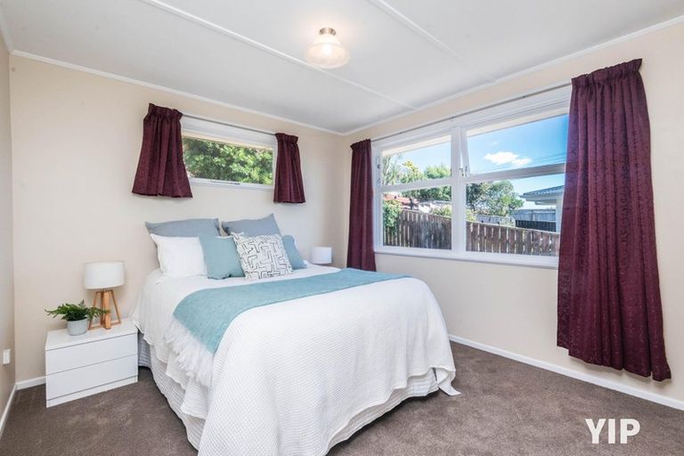 Photo of property in 18 Jane Grove, Paparangi, Wellington, 6037