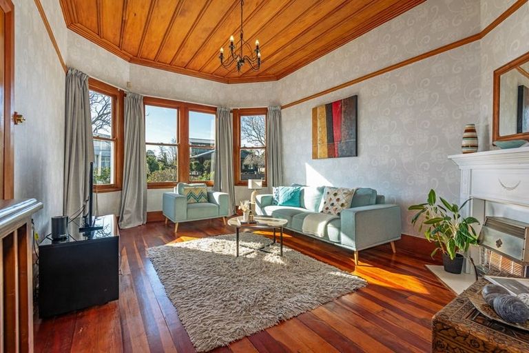 Photo of property in 19 Alfred Street, Roslyn, Palmerston North, 4414