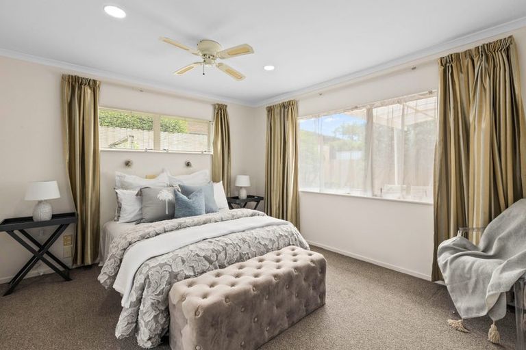 Photo of property in 106 Lakeside Drive, Orewa, 0931