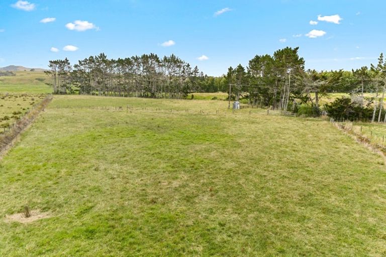 Photo of property in 331 South Head Road, South Head, Helensville, 0874