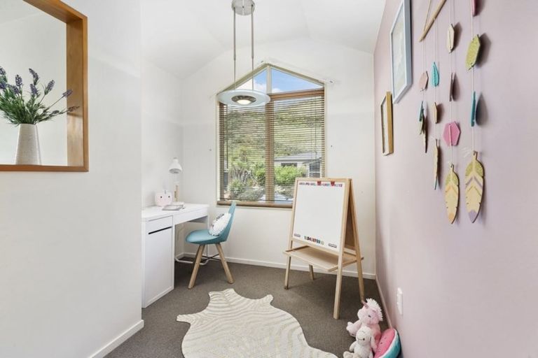 Photo of property in 16 Kilkelly Close, Tawa, Wellington, 5028