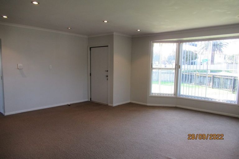 Photo of property in 19 Burbank Avenue, Manurewa, Auckland, 2102
