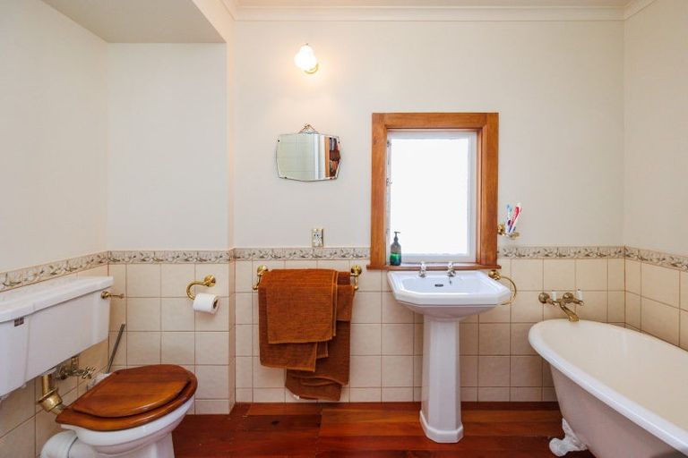 Photo of property in 70 Heretaunga Street, Palmerston North, 4414