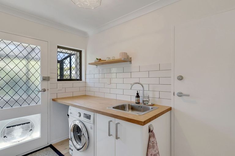 Photo of property in 16 Larsen Crescent, Tawa, Wellington, 5028