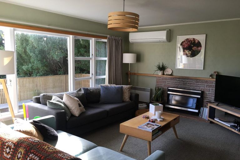 Photo of property in 33 Huntingdon Street, Northland, Wellington, 6012