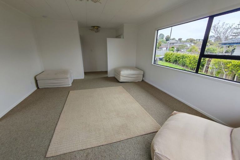 Photo of property in 47 Meadowood Drive, Unsworth Heights, Auckland, 0632
