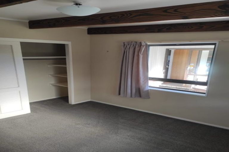 Photo of property in 10 Titoki Avenue, Waipahihi, Taupo, 3330