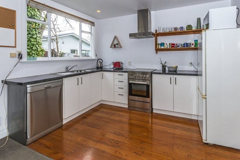 Photo of property in 1/221 Edgeware Road, Edgeware, Christchurch, 8013