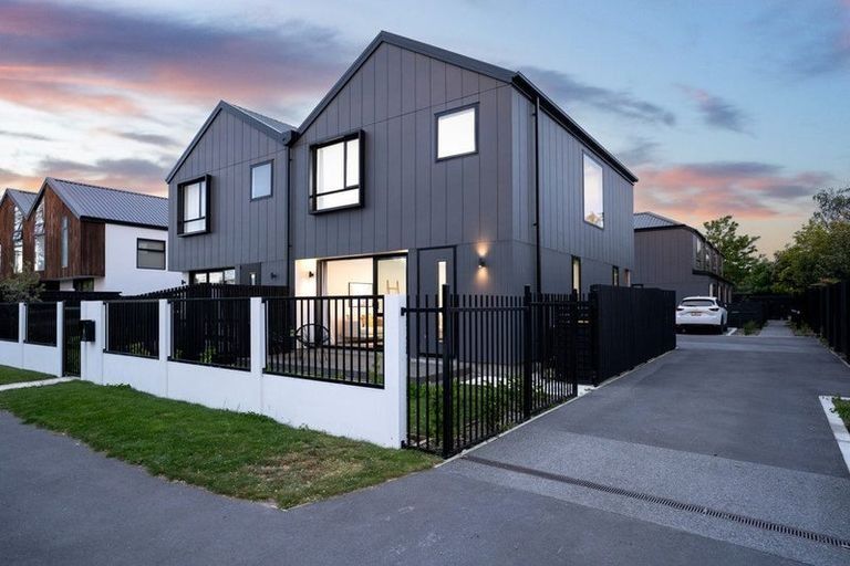 Photo of property in 62 Cleveland Street, Edgeware, Christchurch, 8013