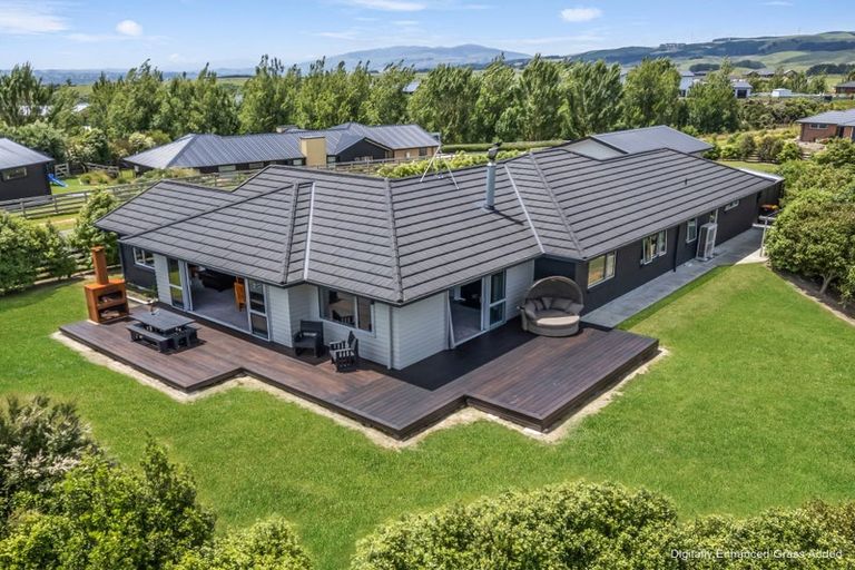 Photo of property in 17 Westwood Drive, Aokautere, Palmerston North, 4471