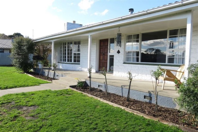 Photo of property in 8 Gibbs Drive, Woodend, 7610