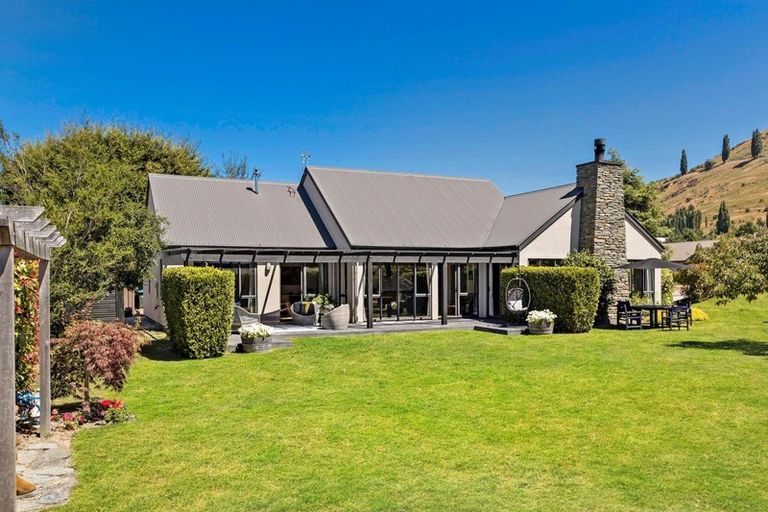 Photo of property in 2 Wellswood Way, Lower Shotover, Queenstown, 9371