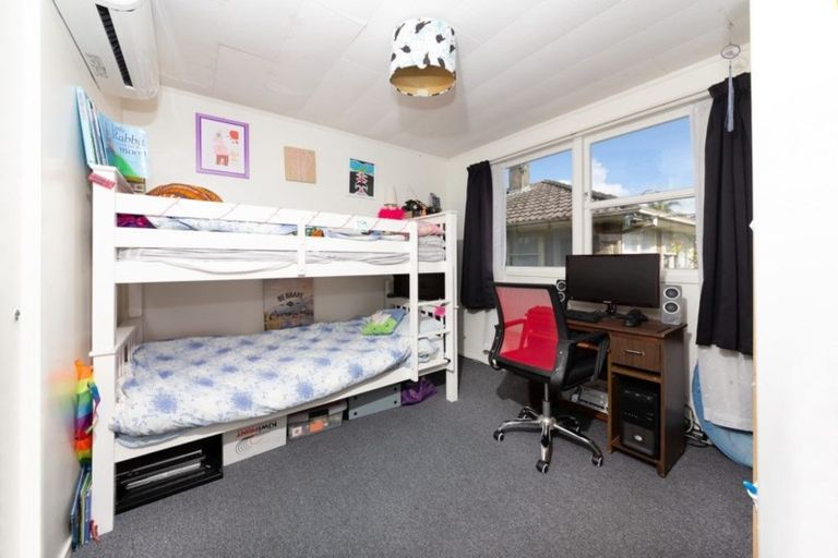 Photo of property in 1/18 Glenvar Road, Torbay, Auckland, 0630