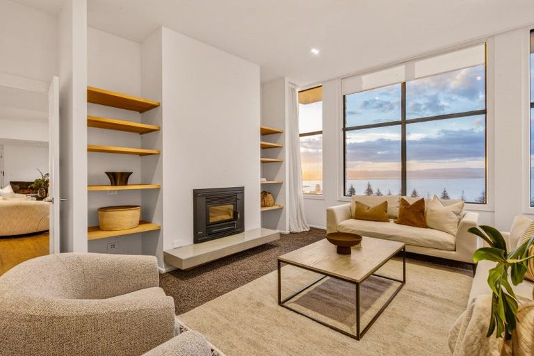 Photo of property in 40 Roslyn Road, Bluff Hill, Napier, 4110
