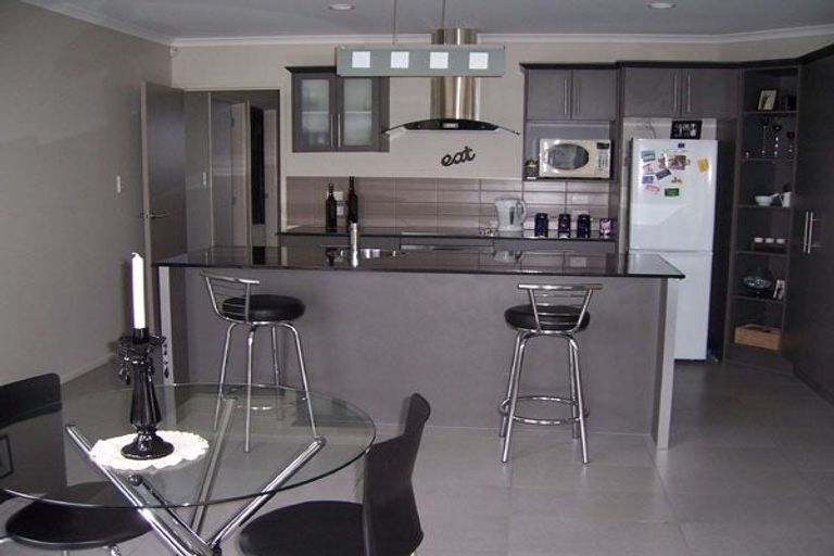 Photo of property in 8 Sophies Way, Papamoa Beach, Papamoa, 3118