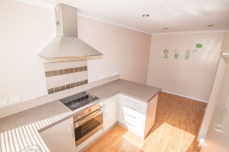 Photo of property in 132a Mcleod Road, Te Atatu South, Auckland, 0610