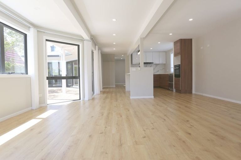 Photo of property in 128 Beach Road, Castor Bay, Auckland, 0620