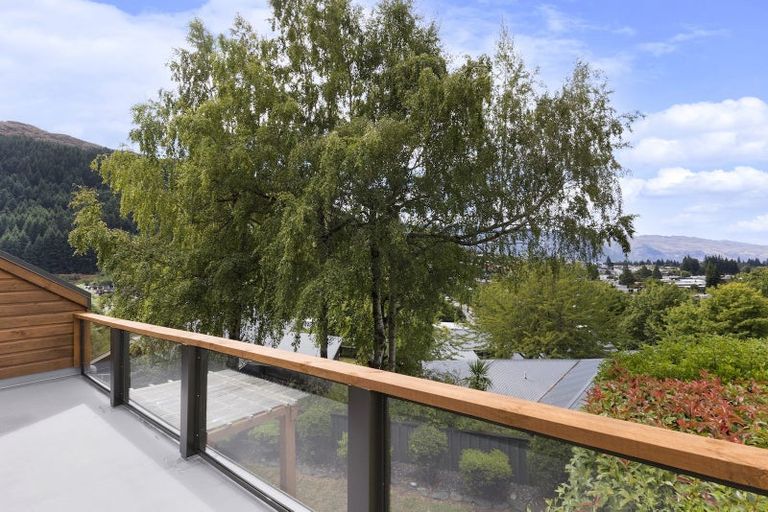 Photo of property in 2a Reavers Lane, Queenstown, 9300