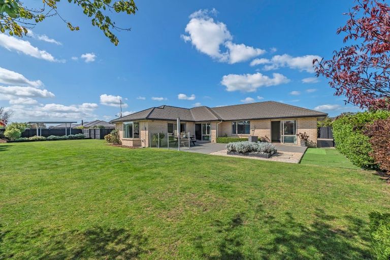 Photo of property in 15 Kingsley Place, Rolleston, 7614