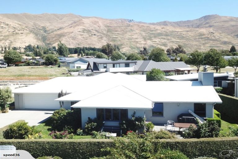 Photo of property in 18 Kelliher Drive, Wanaka, 9305