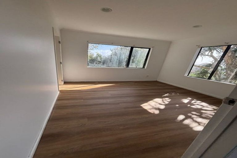 Photo of property in 132 Redoubt Road, Goodwood Heights, Auckland, 2105
