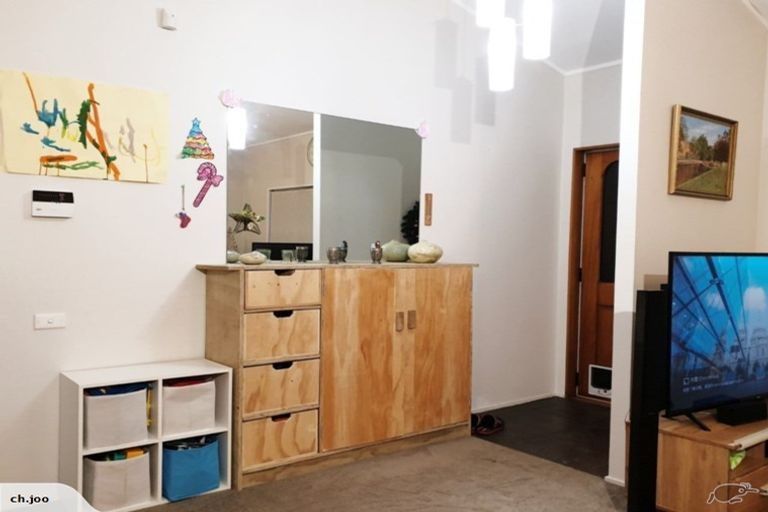 Photo of property in 2/29 Seine Road, Forrest Hill, Auckland, 0620