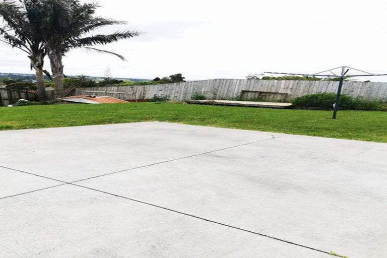 Photo of property in 74 Hetherington Road, Ranui, Auckland, 0612