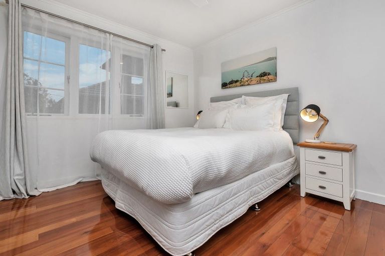 Photo of property in 4 Birkley Road, Bayswater, Auckland, 0622