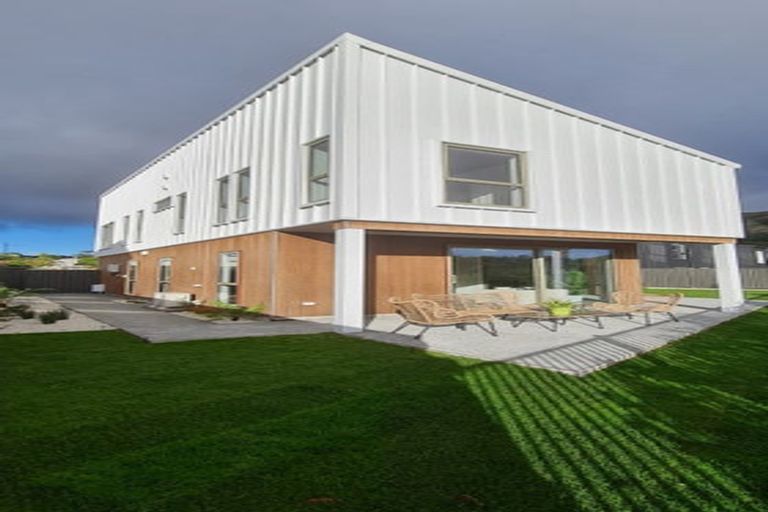 Photo of property in 26 Koreke Close, Kenepuru, Porirua, 5022